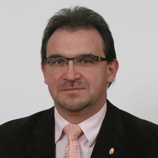 kép